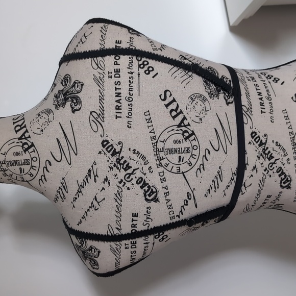 OUT FROM UNDER | Women's Black Sheer Floral Lace Triangle Bralette NWOT - Picture 4 of 4